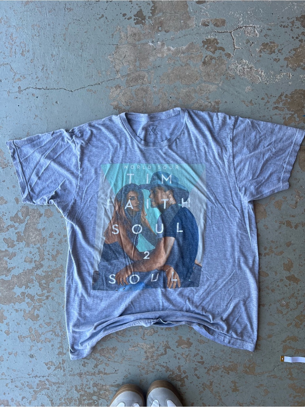 Lightly DistressedTim Faith Tim McGraw Soul 2 Soul Tour Tee XL